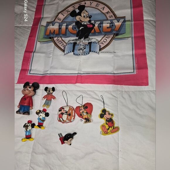 Mickey Mouse Collectible Set 1980's Mix Items - Picture 1 of 16